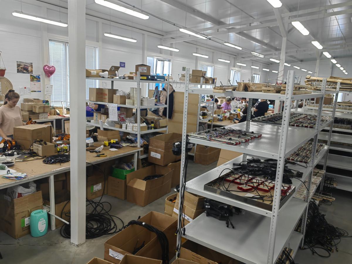 Визит представителей НИИЛ транспортных средств к изготовителю приборов ...